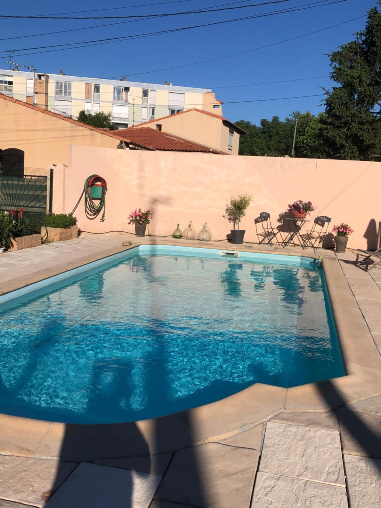 Apartment Independant, Piscine & Jardin En Centre-ville Aubagne